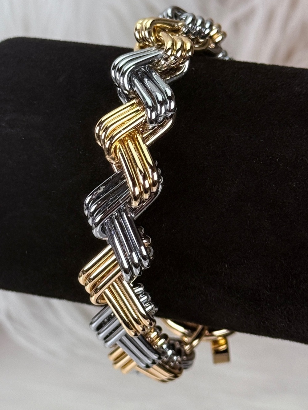 Lightweight, silvertone and goldtone, faux metal toggle costume bracelet